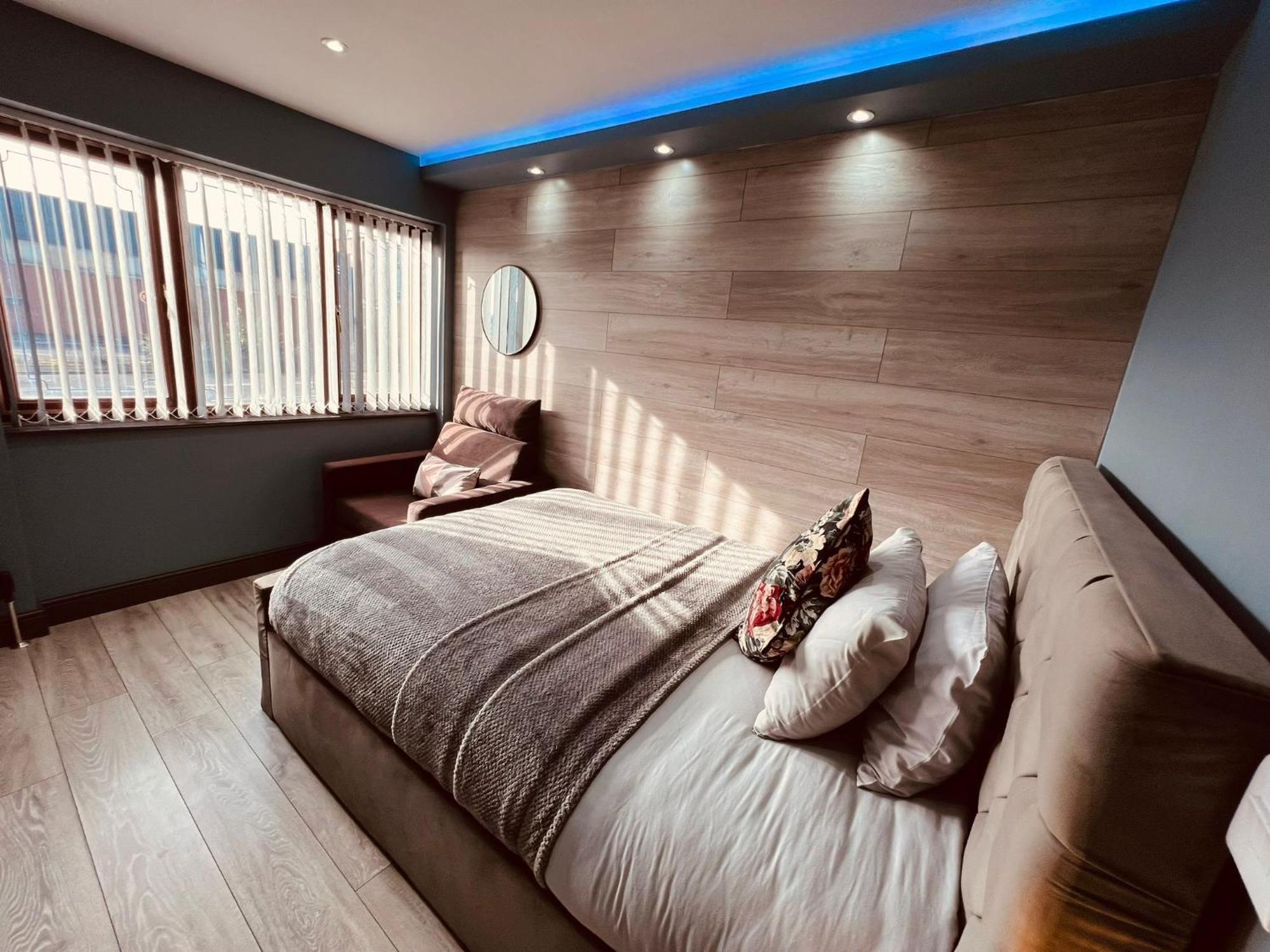 Modern Suites -5 Bedroom House- With Free Parking Birmingham City Exterior foto