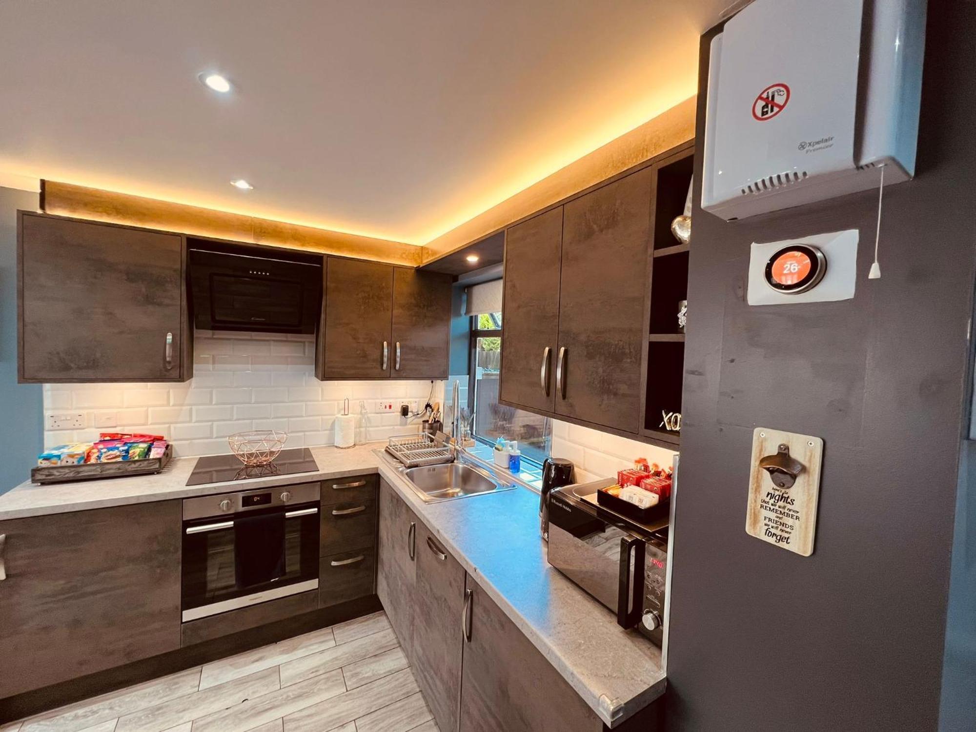 Modern Suites -5 Bedroom House- With Free Parking Birmingham City Exterior foto