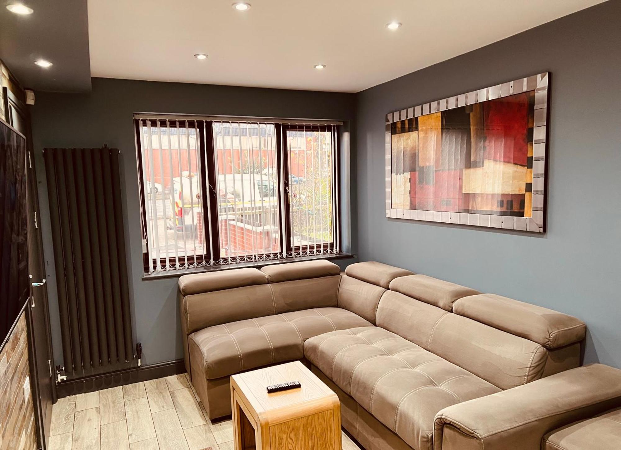 Modern Suites -5 Bedroom House- With Free Parking Birmingham City Exterior foto