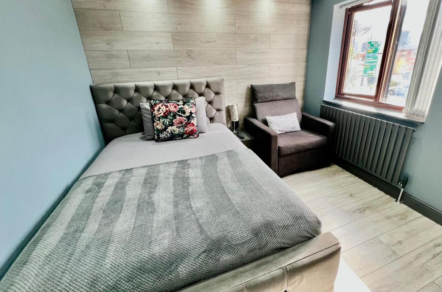 Modern Suites -5 Bedroom House- With Free Parking Birmingham City Exterior foto