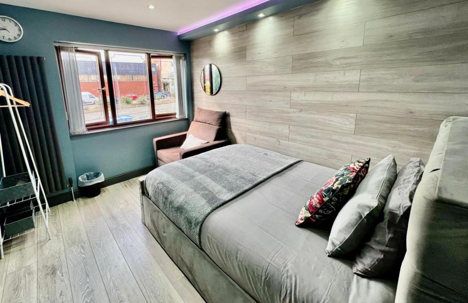 Modern Suites -5 Bedroom House- With Free Parking Birmingham City Exterior foto