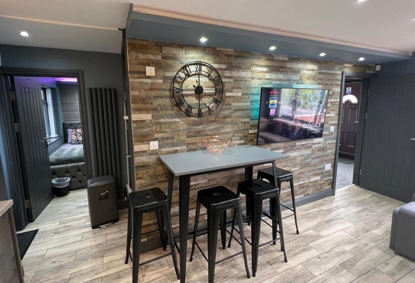 Modern Suites -5 Bedroom House- With Free Parking Birmingham City Exterior foto