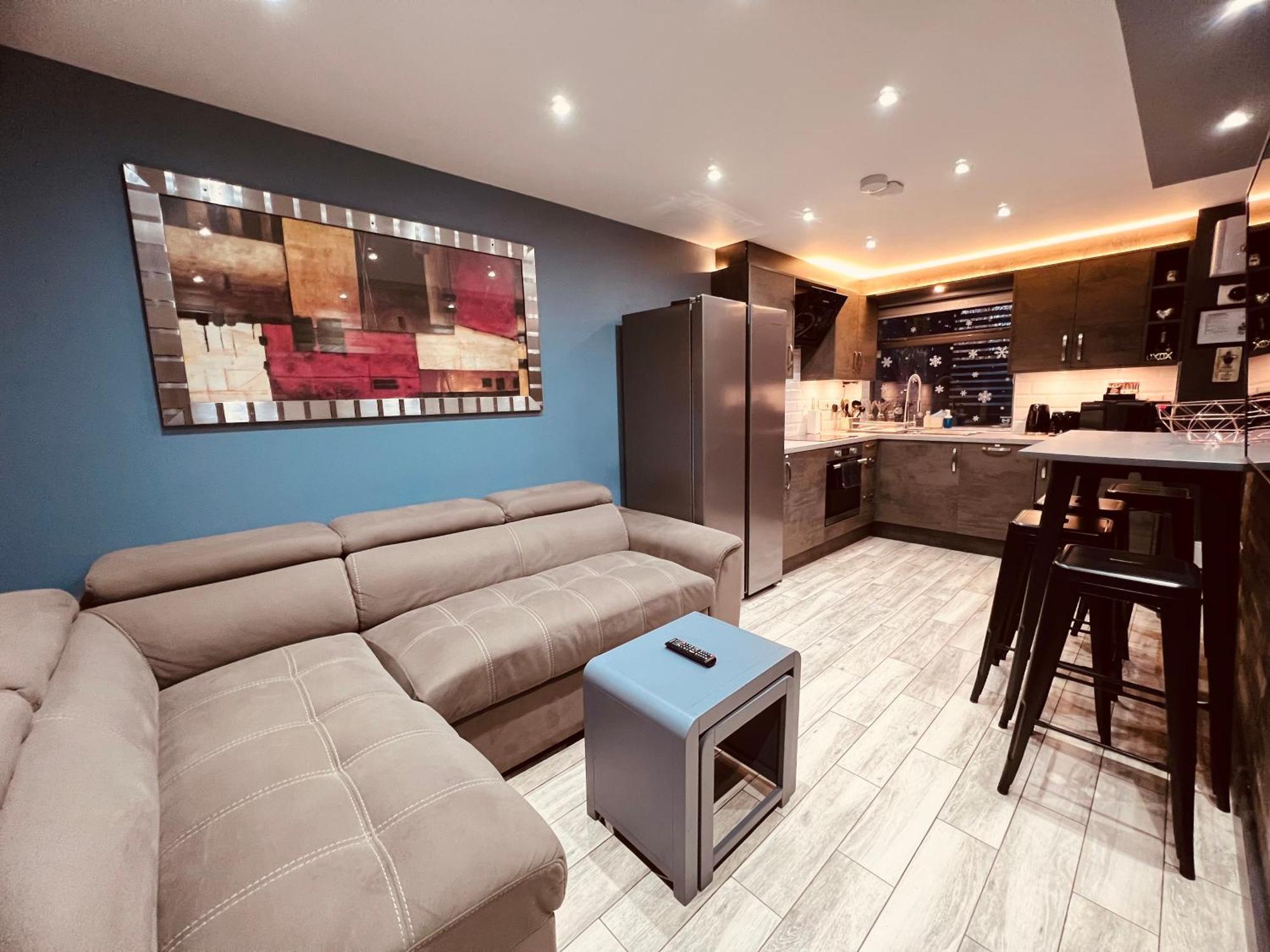 Modern Suites -5 Bedroom House- With Free Parking Birmingham City Exterior foto
