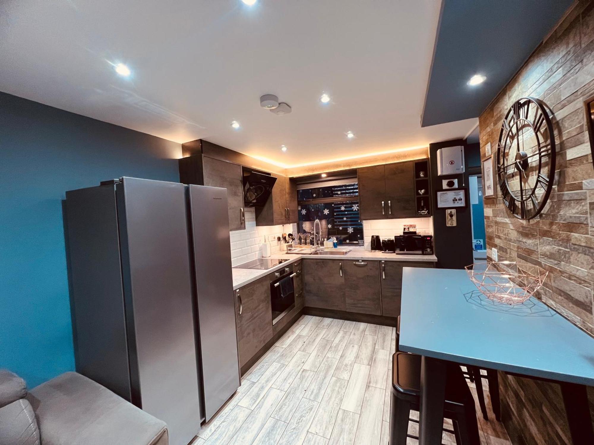 Modern Suites -5 Bedroom House- With Free Parking Birmingham City Exterior foto